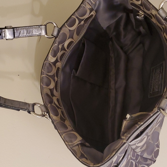 Coach - Picture 5 of 14